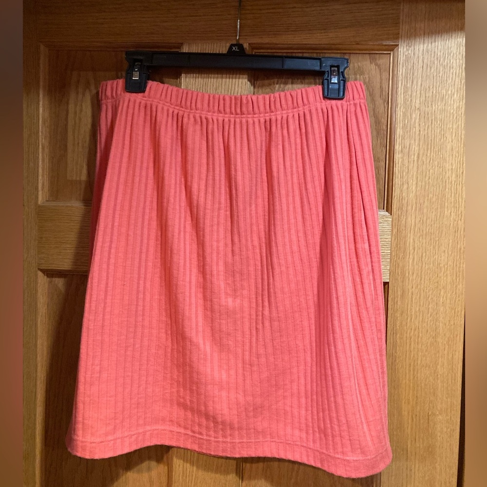 Vintage 1990s ribbed coral skirt.